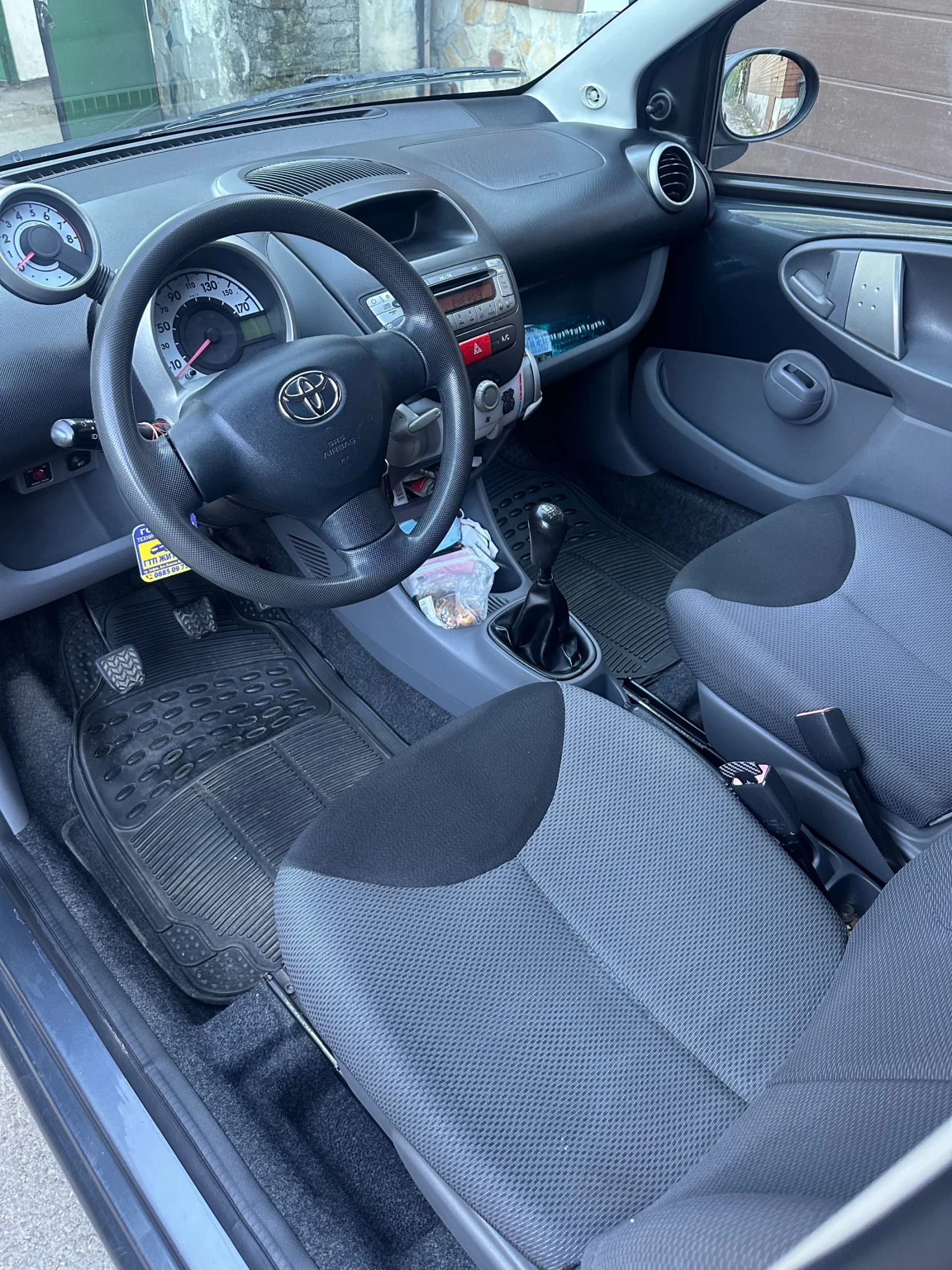Toyota Aygo 1.0, снимка 11 - Автомобили и джипове - 55904472