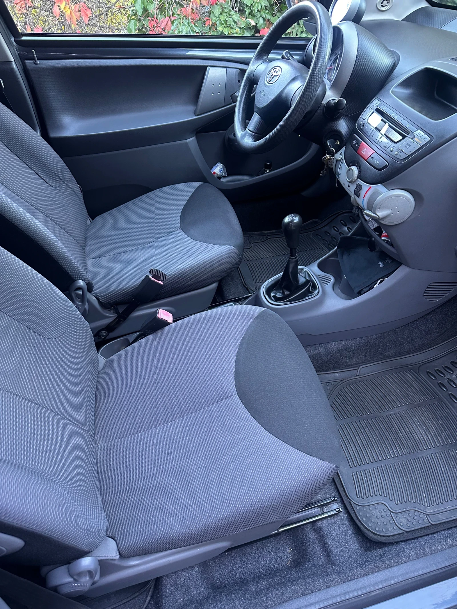 Toyota Aygo 1.0, снимка 11 - Автомобили и джипове - 55904472