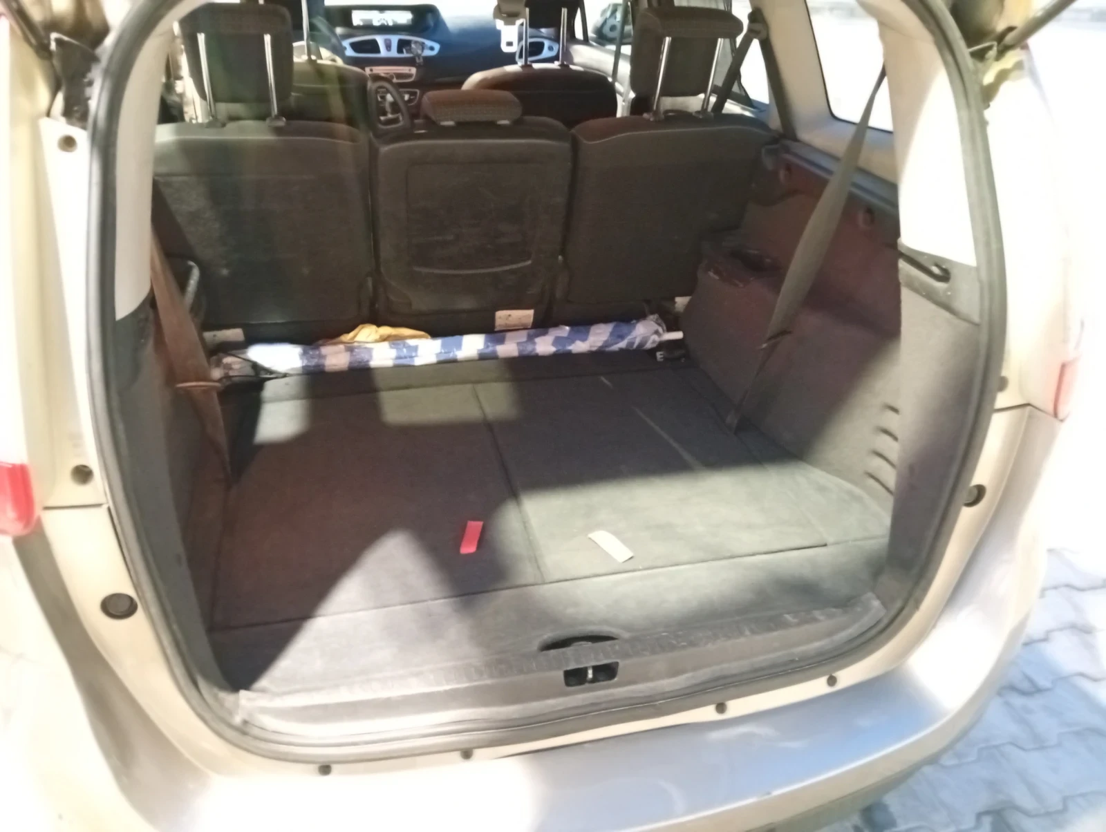 Renault Grand scenic 1.5 DCI 105 к.с. 6+ 1, снимка 13 - Автомобили и джипове - 56133129