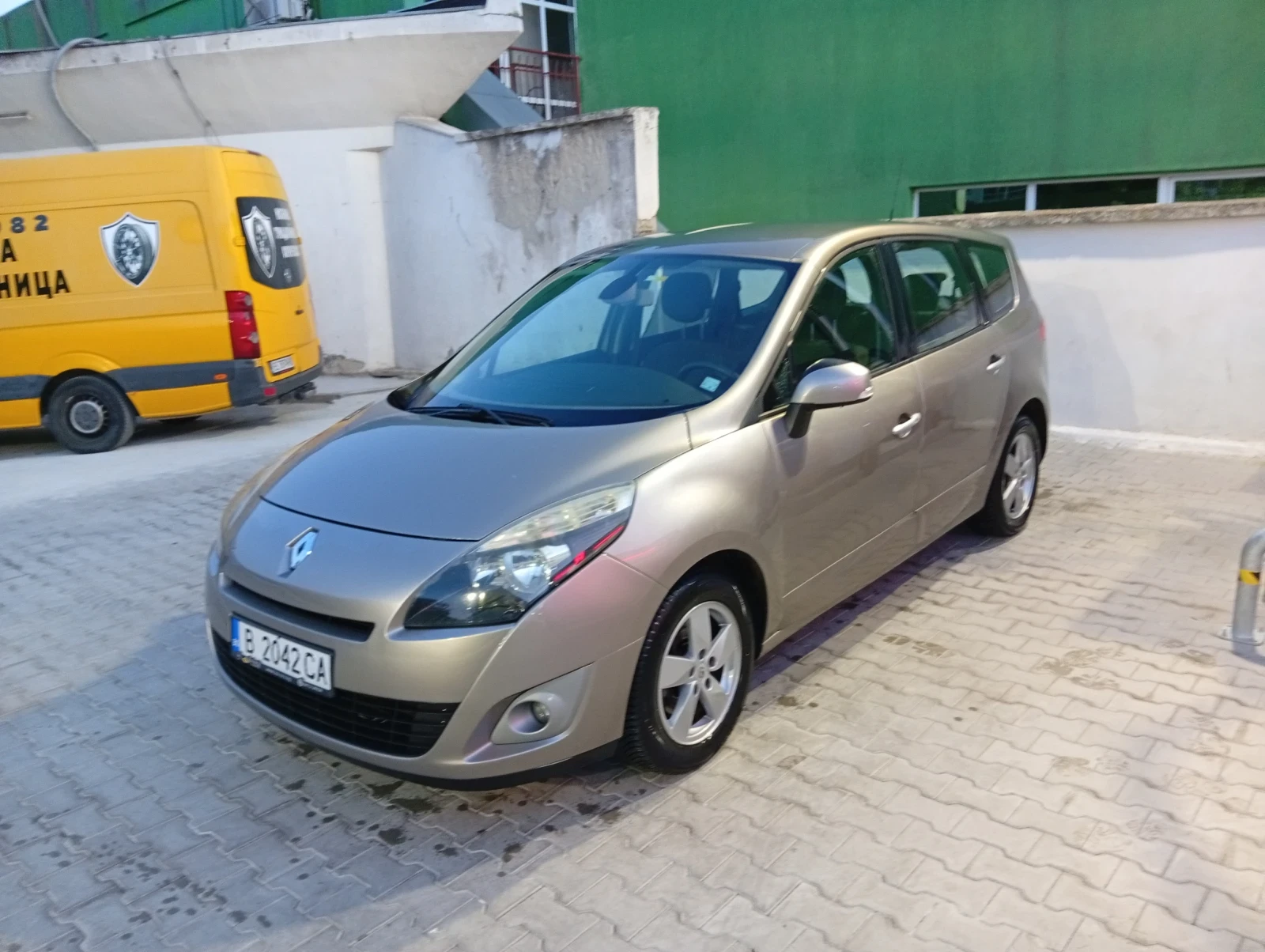 Renault Grand scenic 1.5 DCI 105 к.с. 6+ 1
