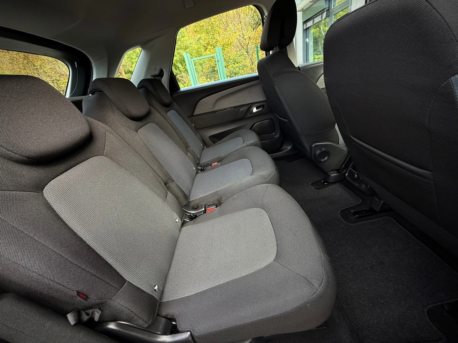 Citroen C4 Picasso 1.2i * NAVI* LED* , снимка 10 - Автомобили и джипове - 56628746