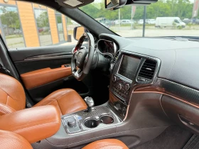 Jeep Grand cherokee SRT/6.4HEMI/V8/376HP/CAM/PANO/NAVI/4X4/BLACKOPTIC, снимка 14