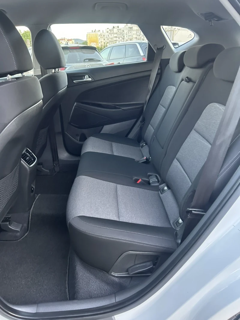 Hyundai Tucson 1.6 CRDI 116 * CAMERA * NAVI * ACC * , снимка 13 - Автомобили и джипове - 51412099