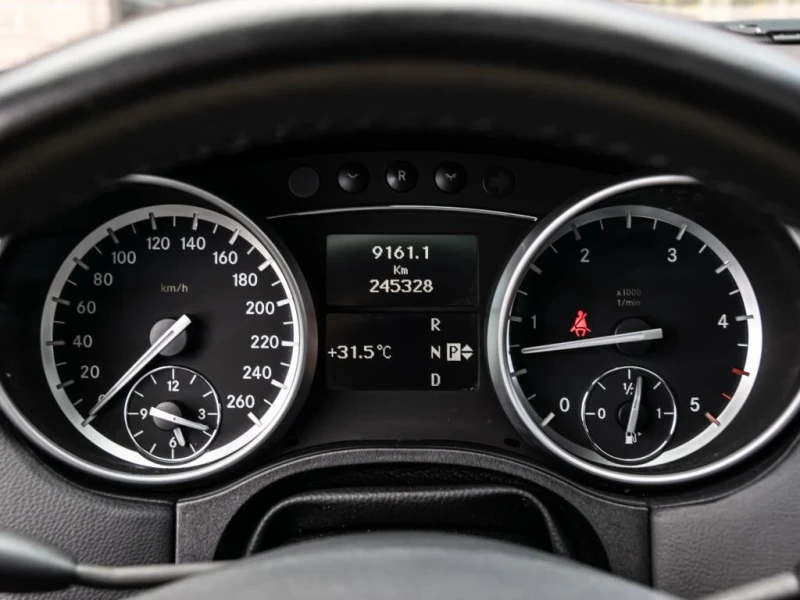 Mercedes-Benz GL 350 AMG-Подгрев-Обдухване-Масаж-Монитори-Топ-Топ!!!, снимка 8 - Автомобили и джипове - 52317582