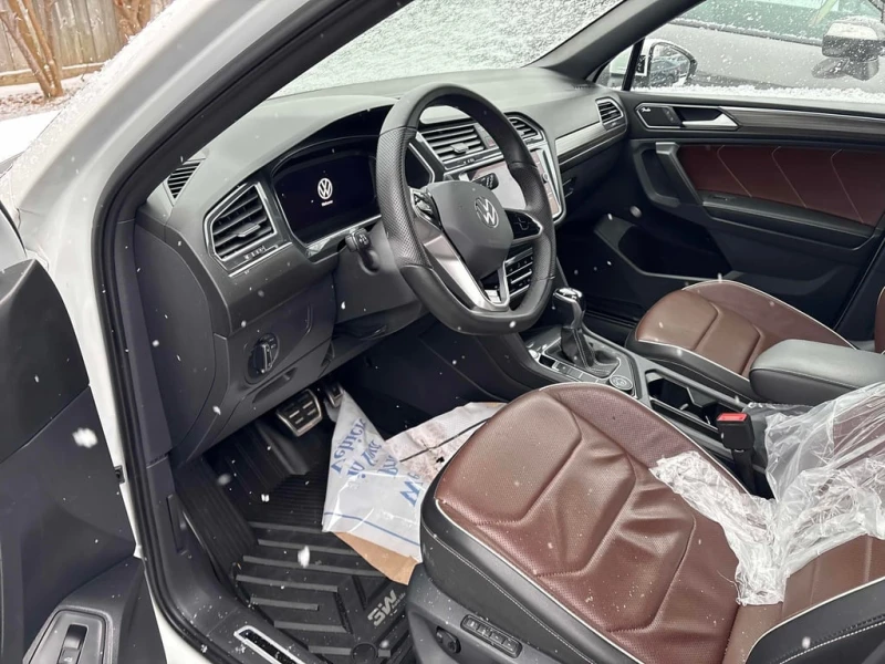 VW Tiguan Highline R Line  CARFAX, снимка 5 - Автомобили и джипове - 53083913