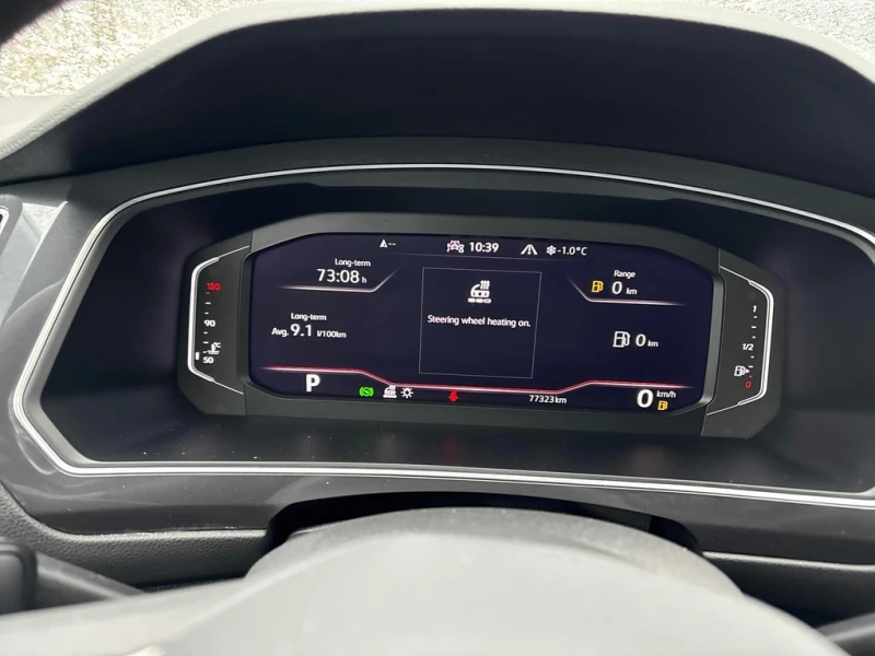 VW Tiguan Highline R Line  CARFAX, снимка 8 - Автомобили и джипове - 53083913