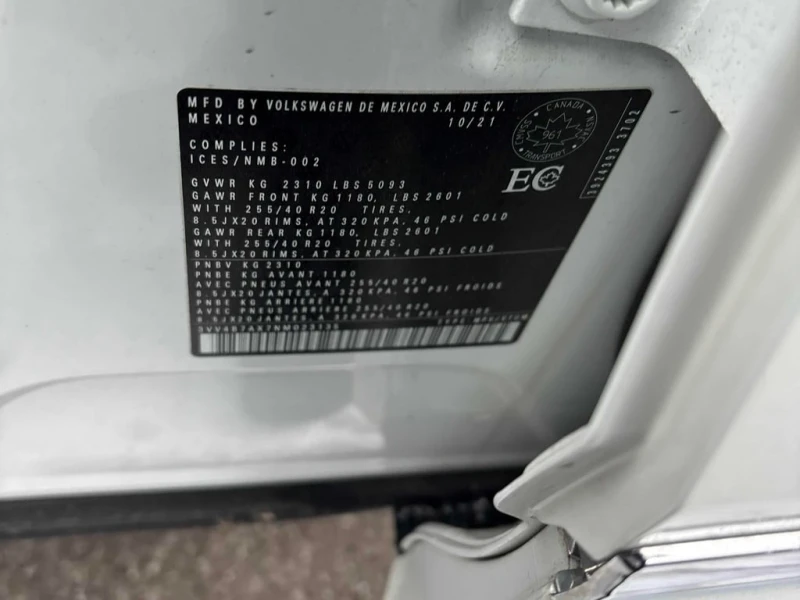 VW Tiguan Highline R Line  CARFAX, снимка 11 - Автомобили и джипове - 53083913