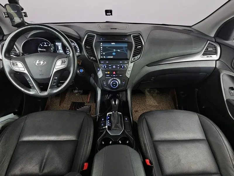 Hyundai Santa fe 2.0, снимка 7 - Автомобили и джипове - 54255439