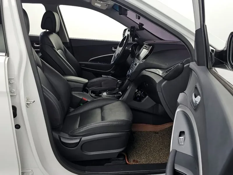 Hyundai Santa fe 2.0, снимка 11 - Автомобили и джипове - 54255439