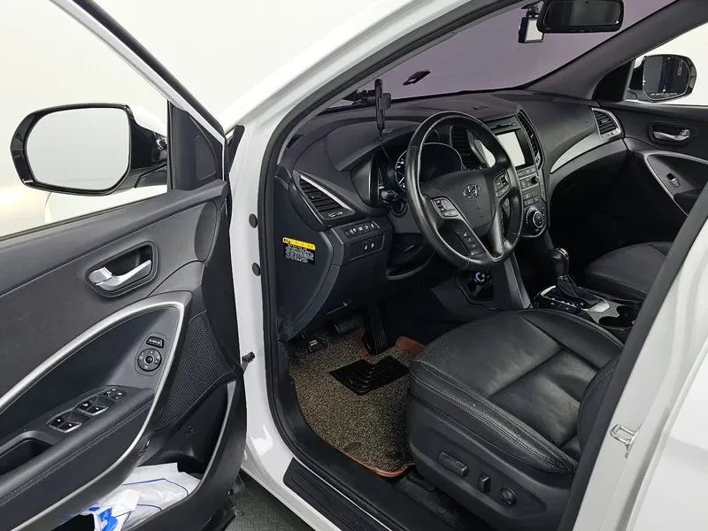 Hyundai Santa fe 2.0, снимка 10 - Автомобили и джипове - 54255439