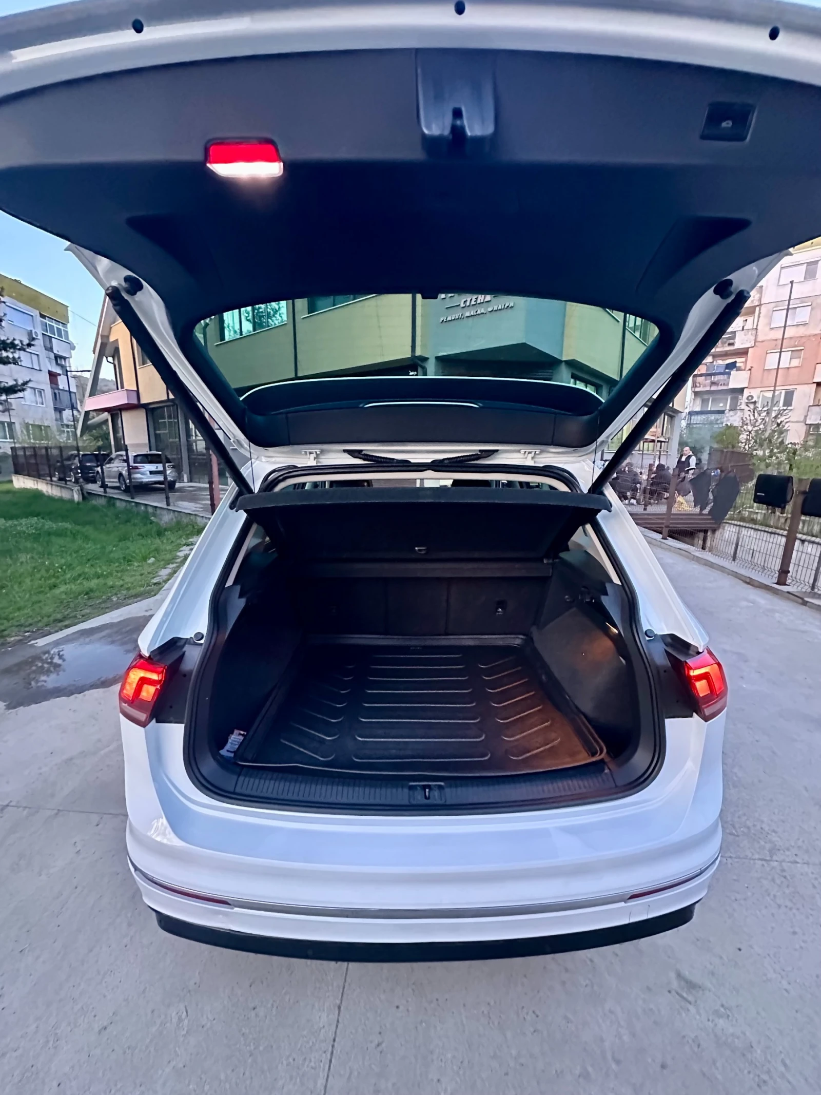 VW Tiguan R Line - изображение 7