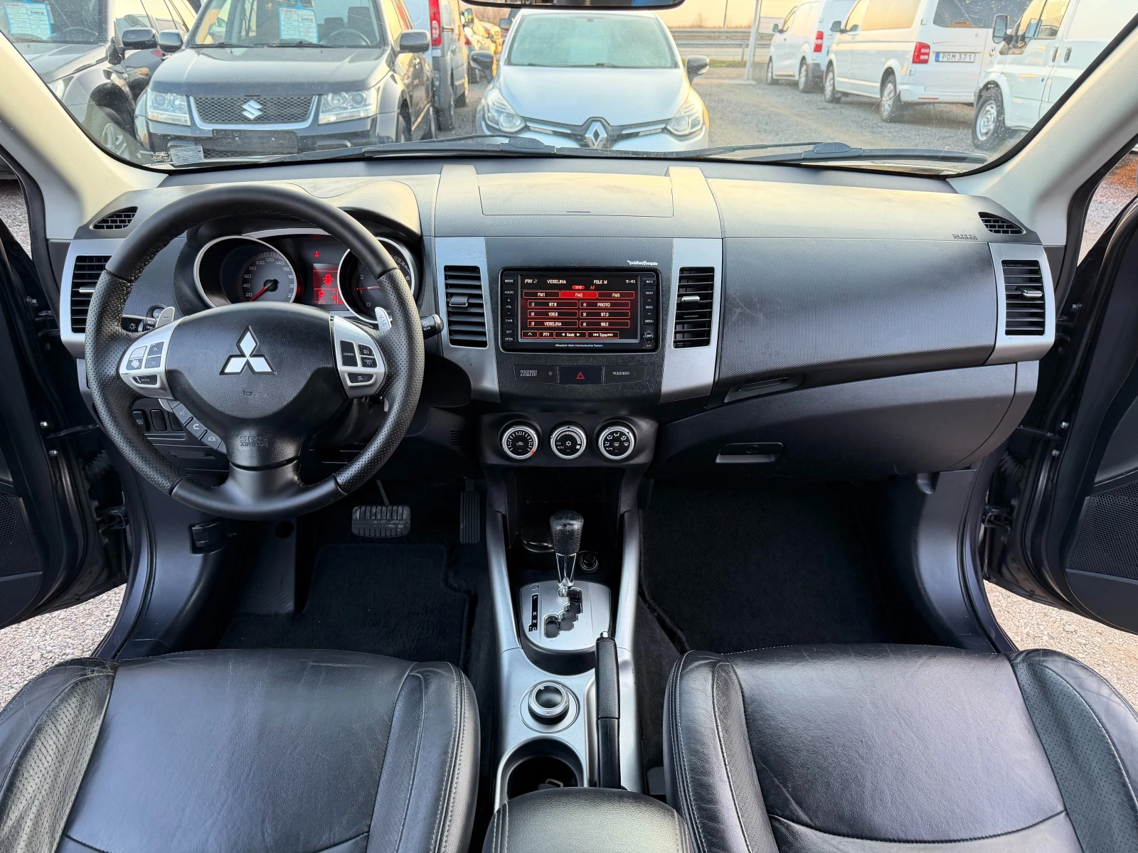 Mitsubishi Outlander 2.4 ГЪРЦИЯ ТОП ТОП ТОП АВТОМАТ, снимка 16 - Автомобили и джипове - 53759449