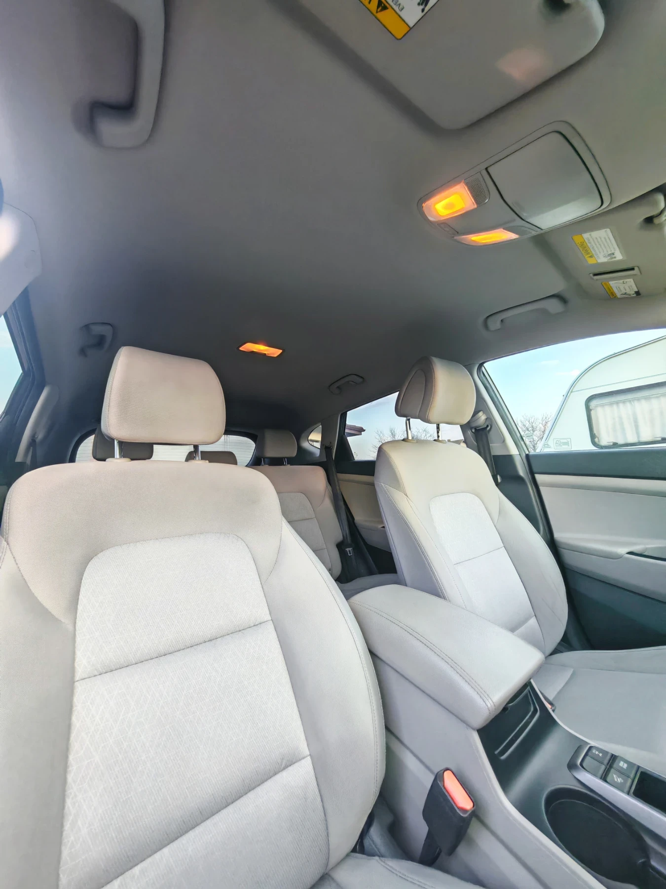 Hyundai Tucson 2.0 GDI 4x4 Автомат, снимка 13 - Автомобили и джипове - 53863690