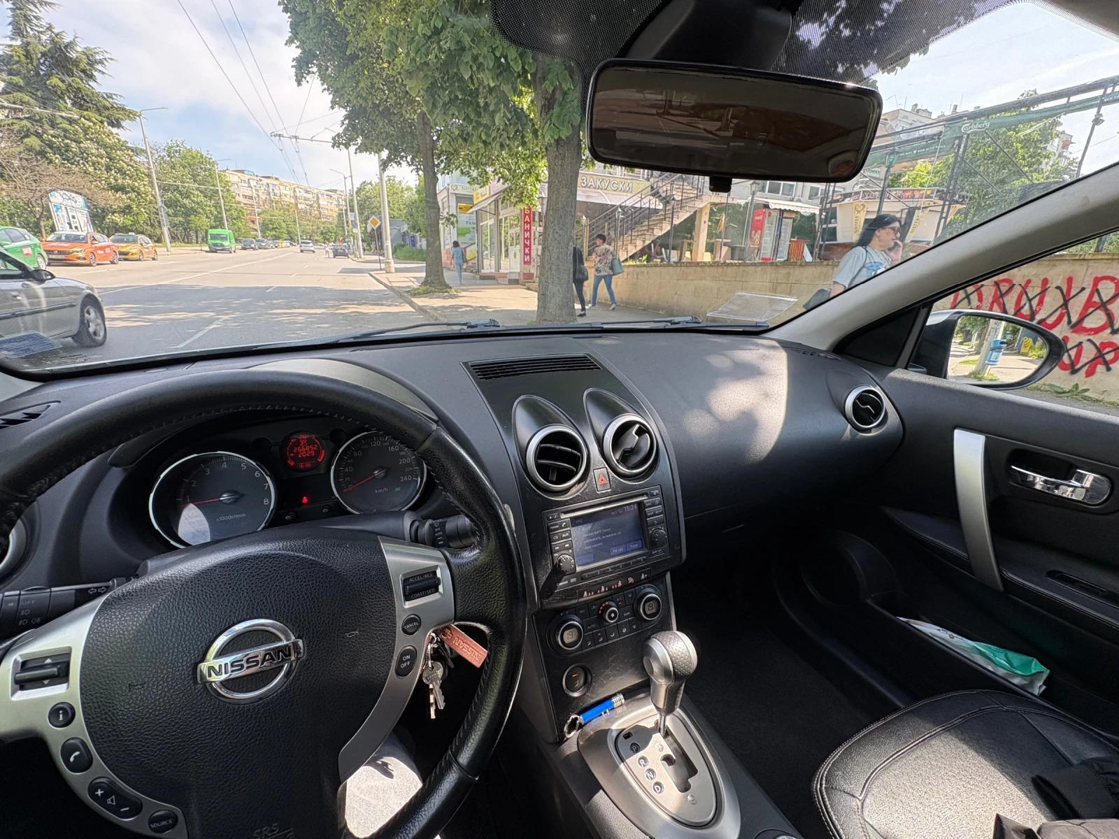 Nissan Qashqai 2000i, снимка 3 - Автомобили и джипове - 54652542