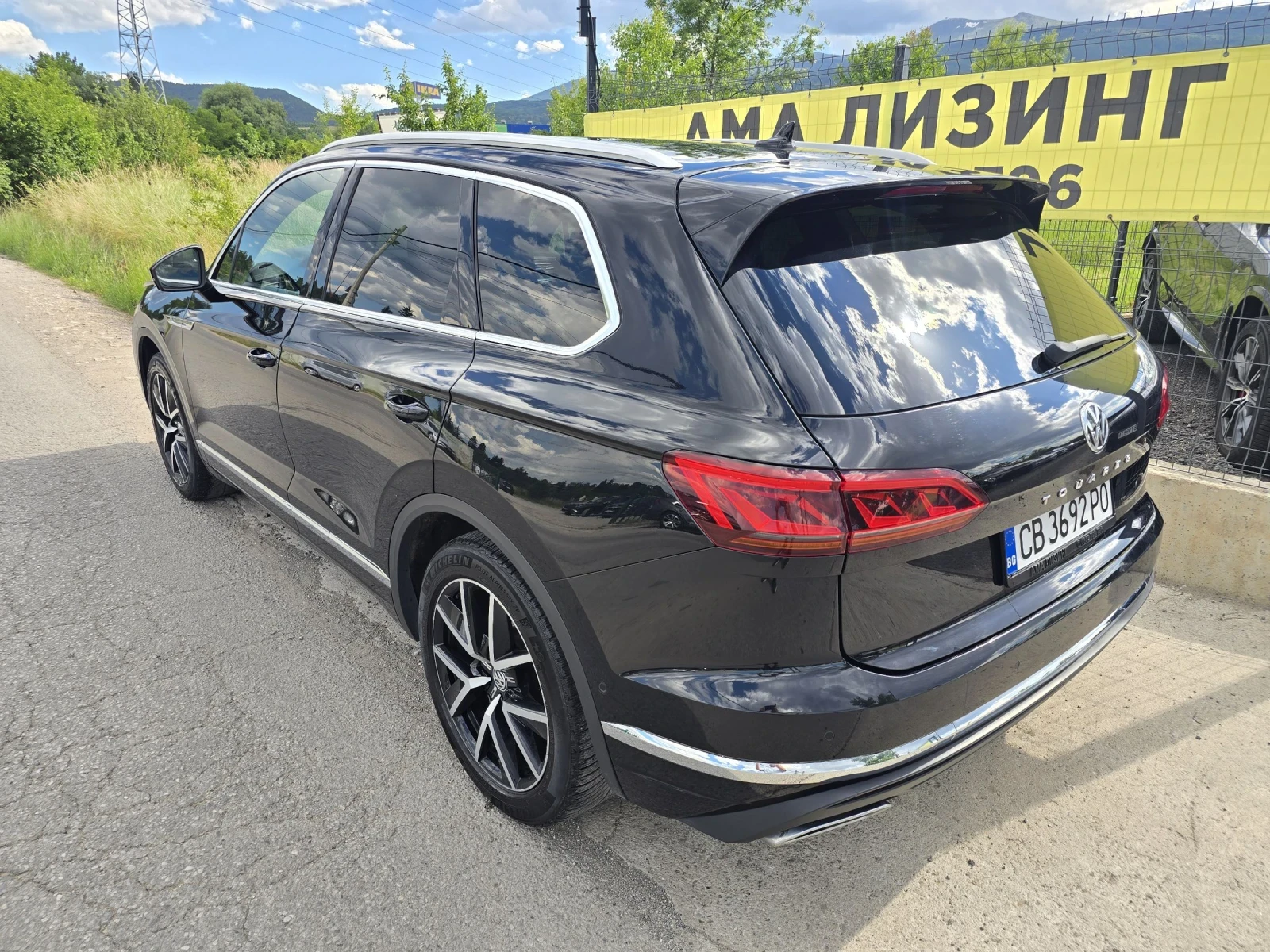 VW Touareg 3.0TDI/SPORT/AIR/ЗАВИВАЩ ЗАДЕН МОСТ, снимка 5 - Автомобили и джипове - 54916450