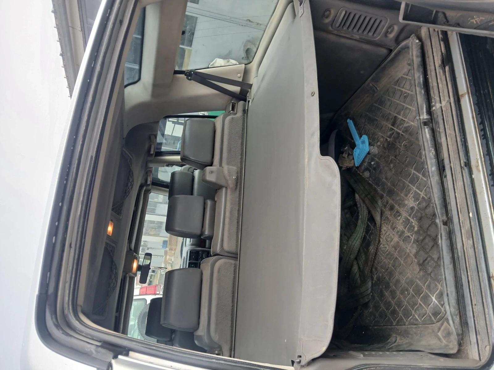 Land Rover Discovery, снимка 7 - Автомобили и джипове - 55400268