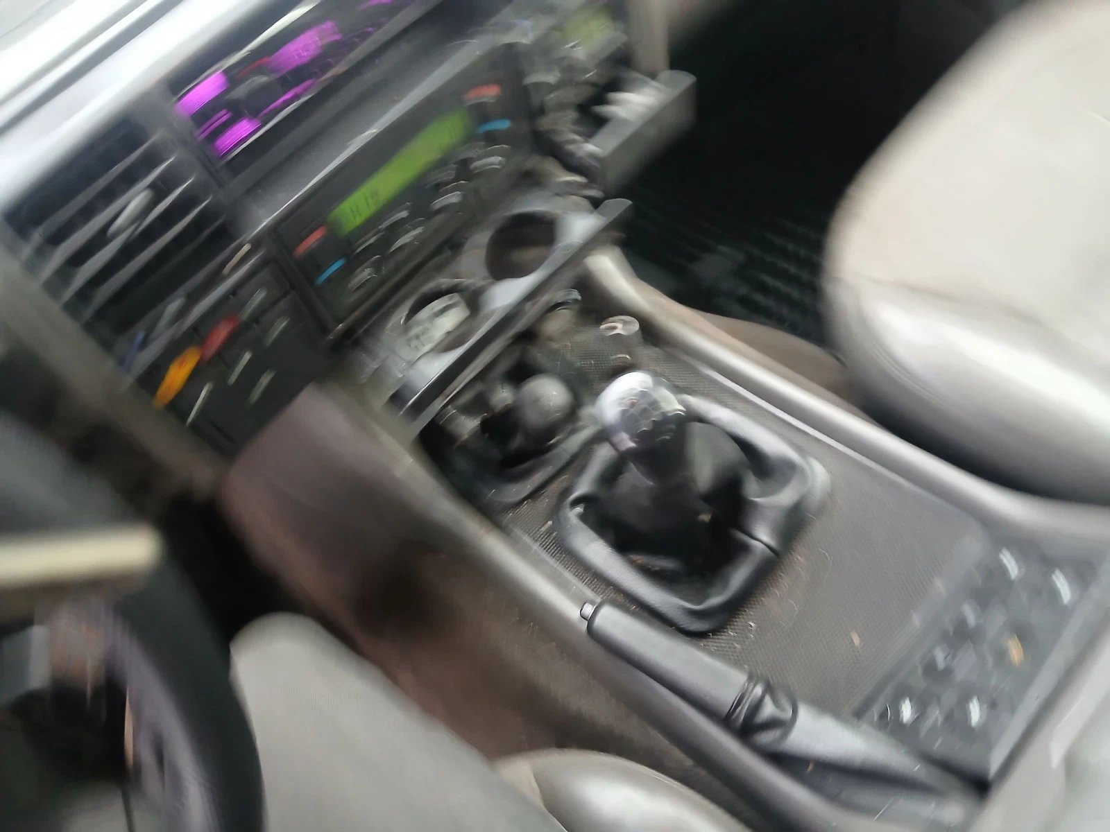Land Rover Discovery, снимка 11 - Автомобили и джипове - 55400268
