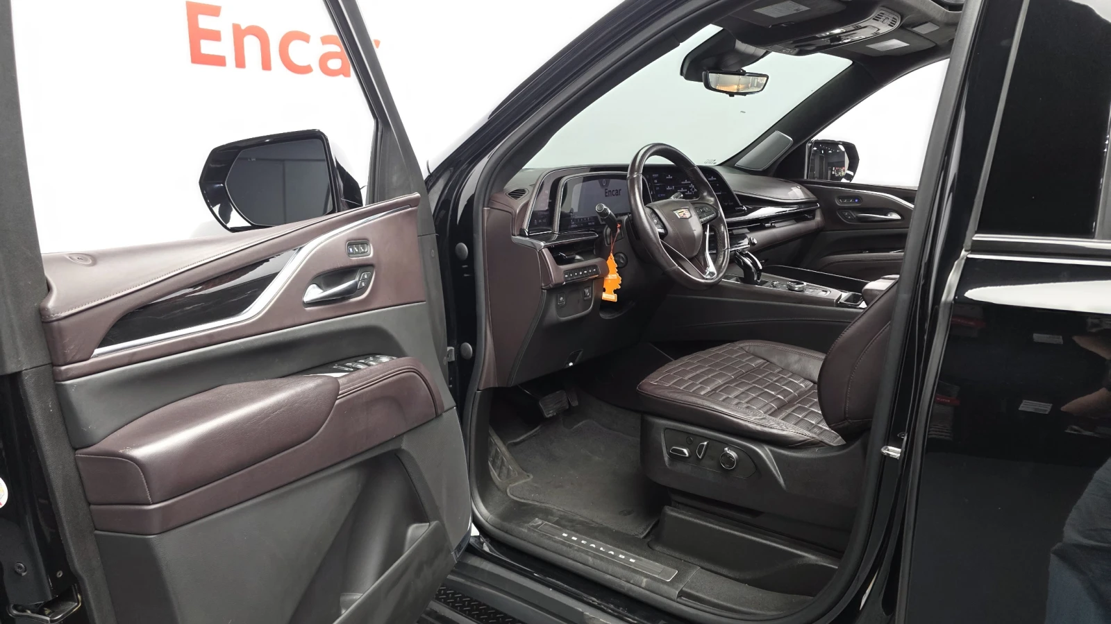Cadillac Escalade 6.2* ЕЛ. БАГАЖНИК* SOFT CLOSE* HUD* 360* КРАЙНА ЦЕ, снимка 10 - Автомобили и джипове - 55593990
