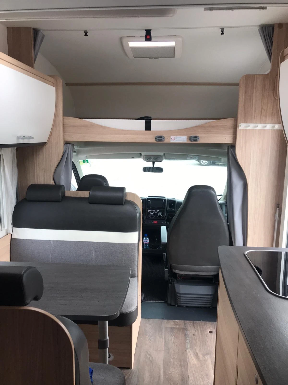 Кемпер SUNLIGHT FIAT ПРОМОЦИЯ  от Швейцария като нов, снимка 10 - Каравани и кемпери - 56289035