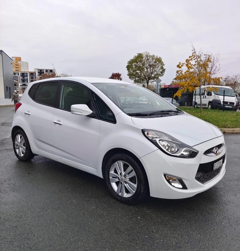 Hyundai Ix20 1.6i 16V Swiss Aut., снимка 7 - Автомобили и джипове - 42932371