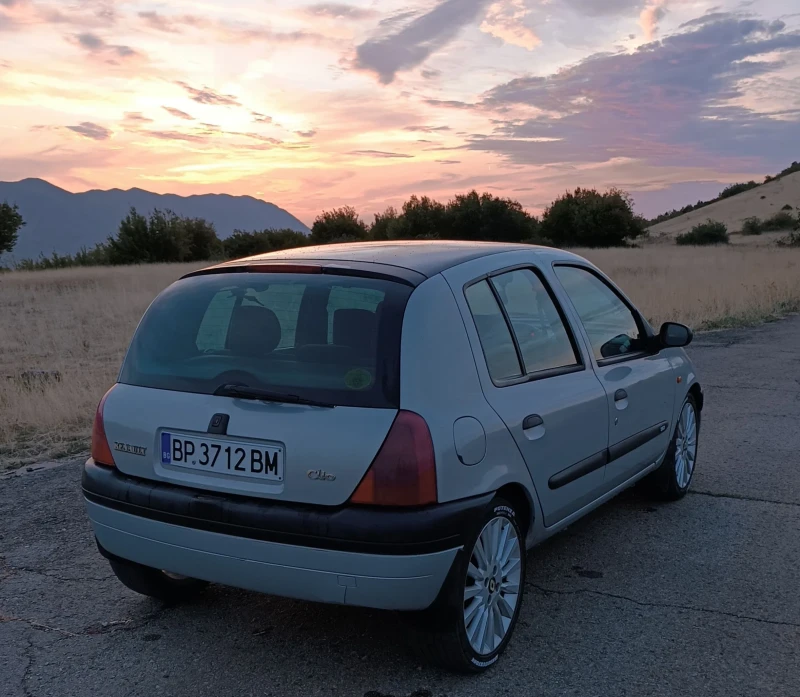 Renault Clio, снимка 4 - Автомобили и джипове - 46860294