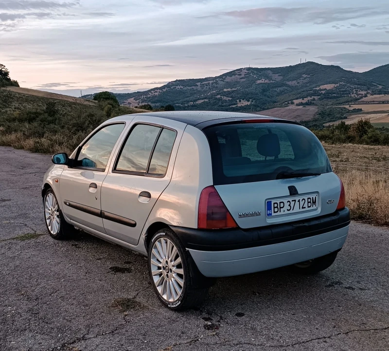 Renault Clio, снимка 5 - Автомобили и джипове - 46860294