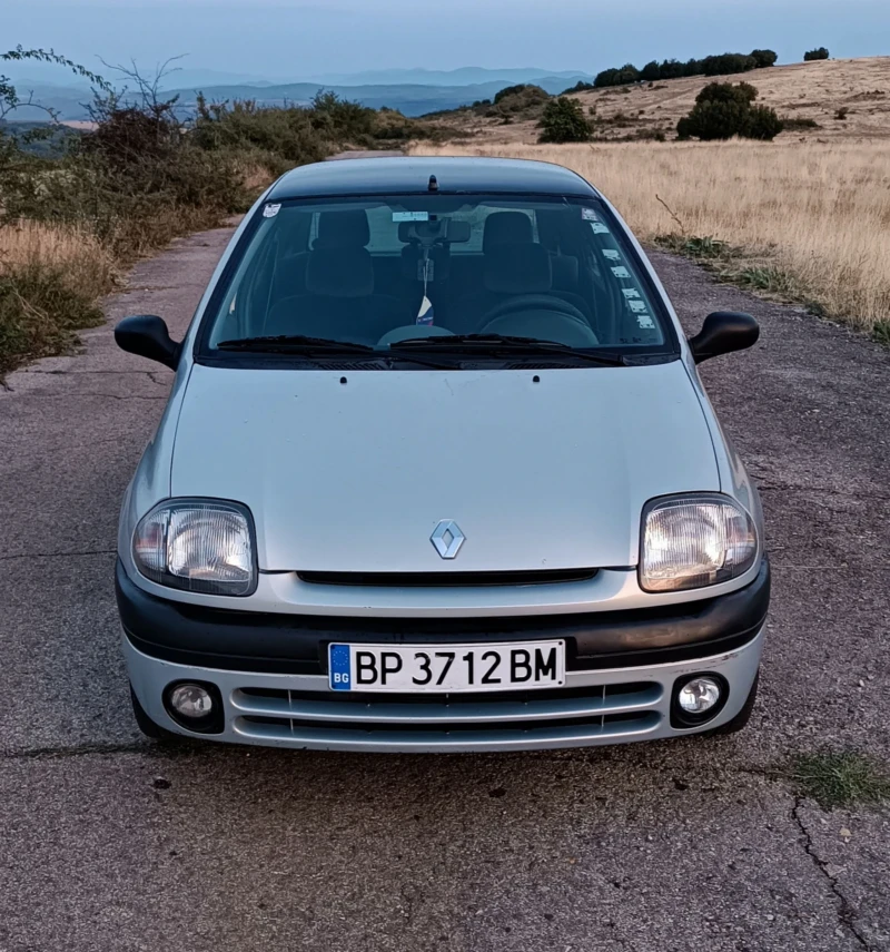 Renault Clio, снимка 2 - Автомобили и джипове - 46860294