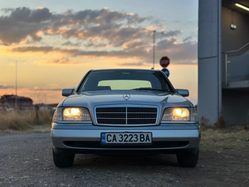 Mercedes-Benz C 180, снимка 14 - Автомобили и джипове - 47597627