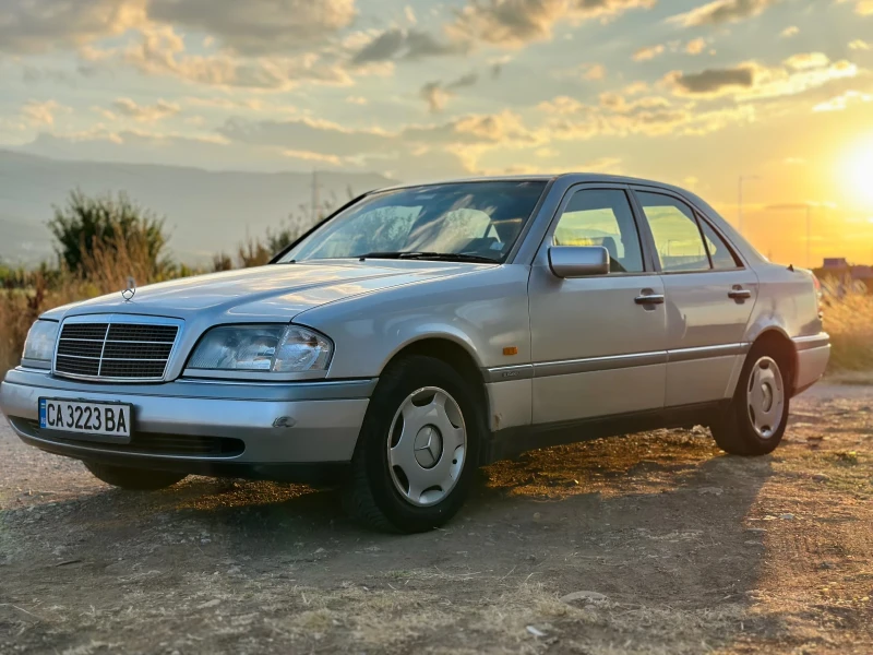 Mercedes-Benz C 180, снимка 1 - Автомобили и джипове - 47683756