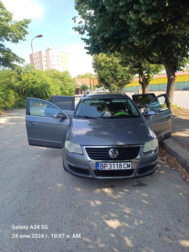 VW Passat 2.0 FSI, снимка 1 - Автомобили и джипове - 49225282