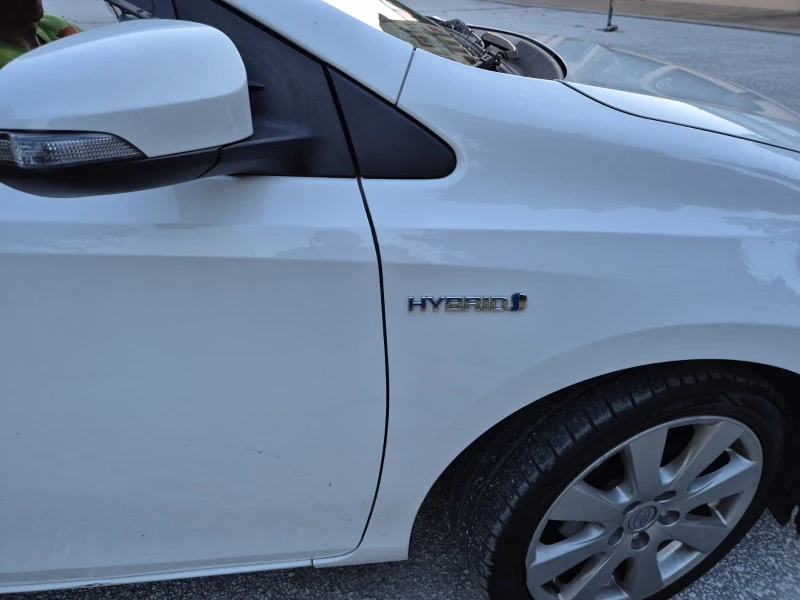 Toyota Auris, снимка 3 - Автомобили и джипове - 52685319