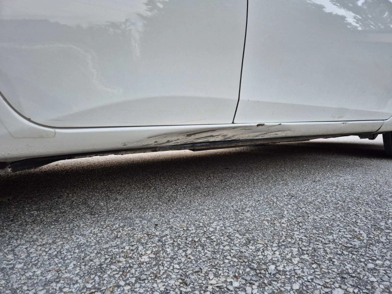 Toyota Auris, снимка 10 - Автомобили и джипове - 52685319