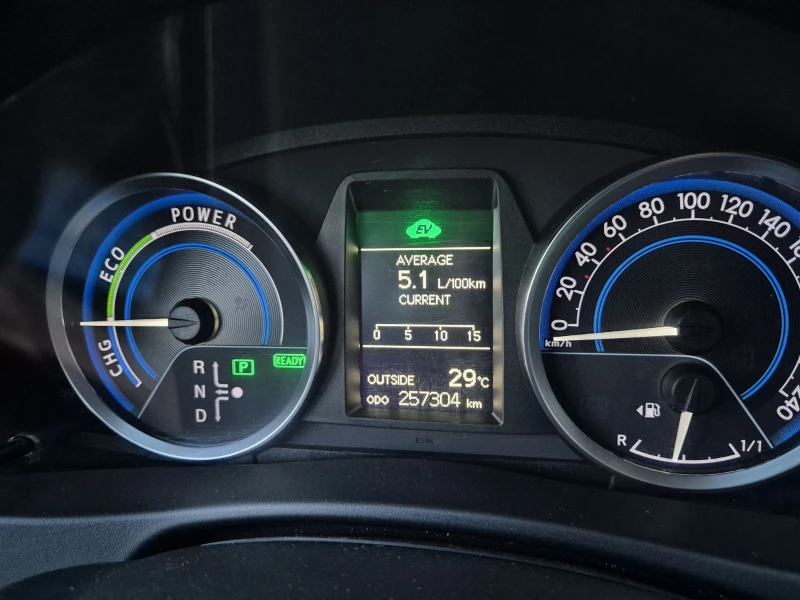 Toyota Auris, снимка 7 - Автомобили и джипове - 52685319