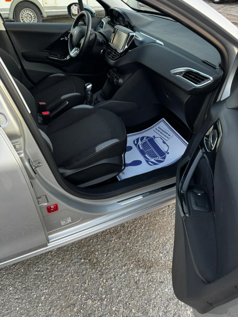 Peugeot 208 1.2i, EURO 6, FACELIFT, 90000 km , снимка 10 - Автомобили и джипове - 52450349