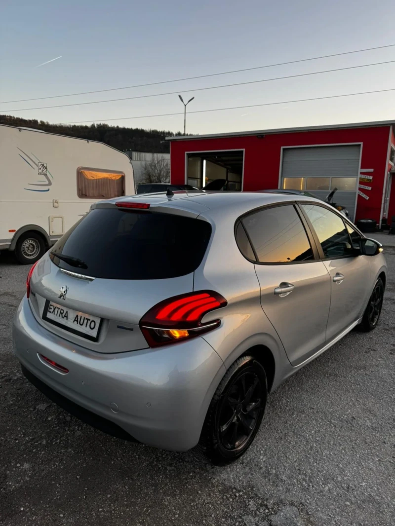 Peugeot 208 1.2i, EURO 6, FACELIFT, 90000 km , снимка 5 - Автомобили и джипове - 52450349