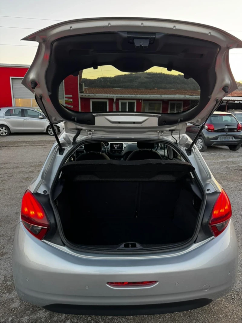 Peugeot 208 1.2i, EURO 6, FACELIFT, 90000 km , снимка 4 - Автомобили и джипове - 52450349