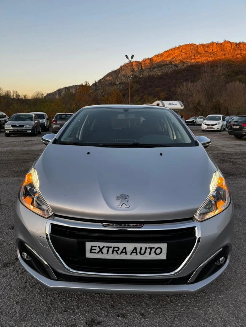 Peugeot 208 1.2i, EURO 6, FACELIFT, 90000 km , снимка 7 - Автомобили и джипове - 52450349