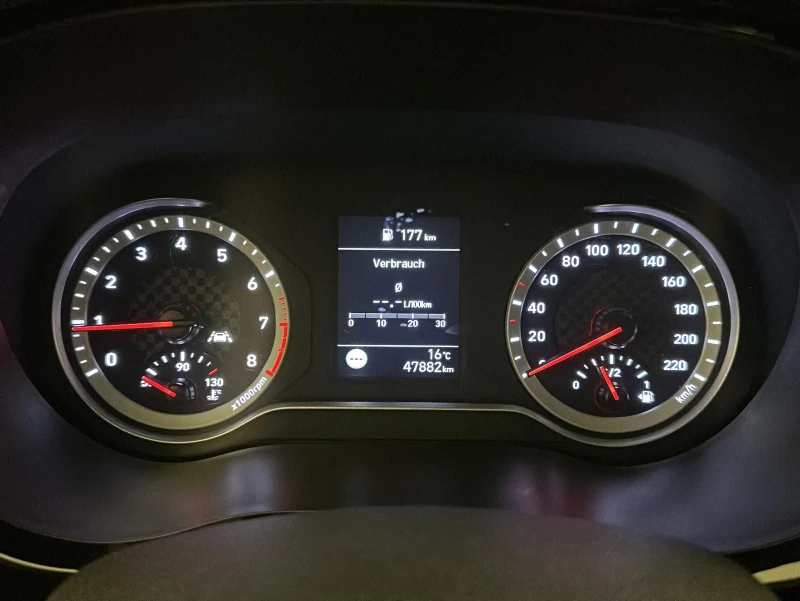 Hyundai I10 1.0 Trend NAVI| L&S-HZG| CARPLAY| KAMERA| SPUR, снимка 11 - Автомобили и джипове - 52524033