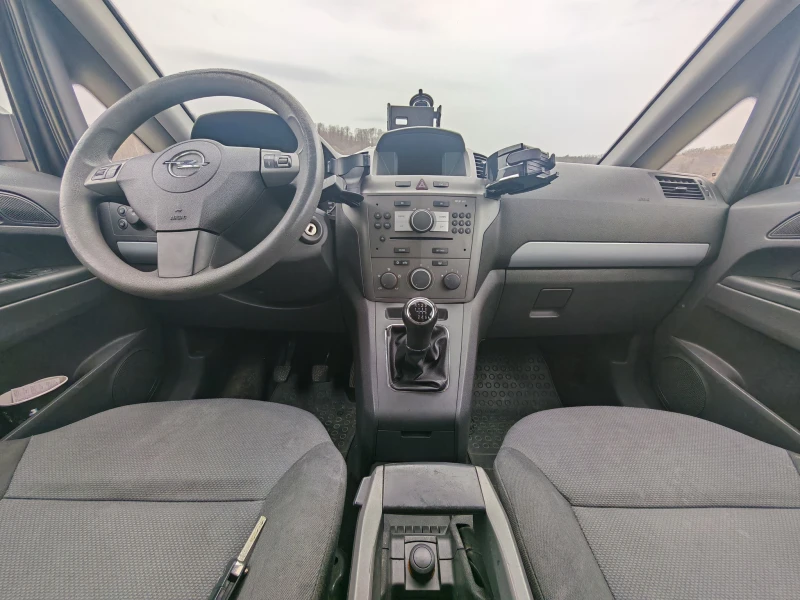 Opel Zafira 1.9 CDTI, снимка 7 - Автомобили и джипове - 52818326