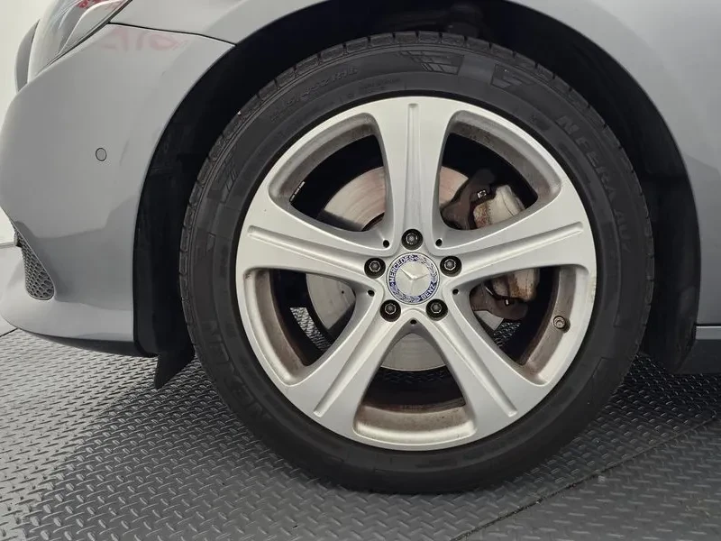 Mercedes-Benz E 200 Avantgarde, снимка 5 - Автомобили и джипове - 56018329