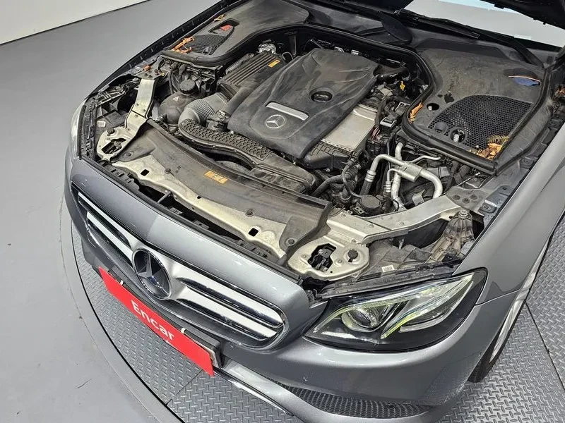 Mercedes-Benz E 200 Avantgarde, снимка 6 - Автомобили и джипове - 56018329