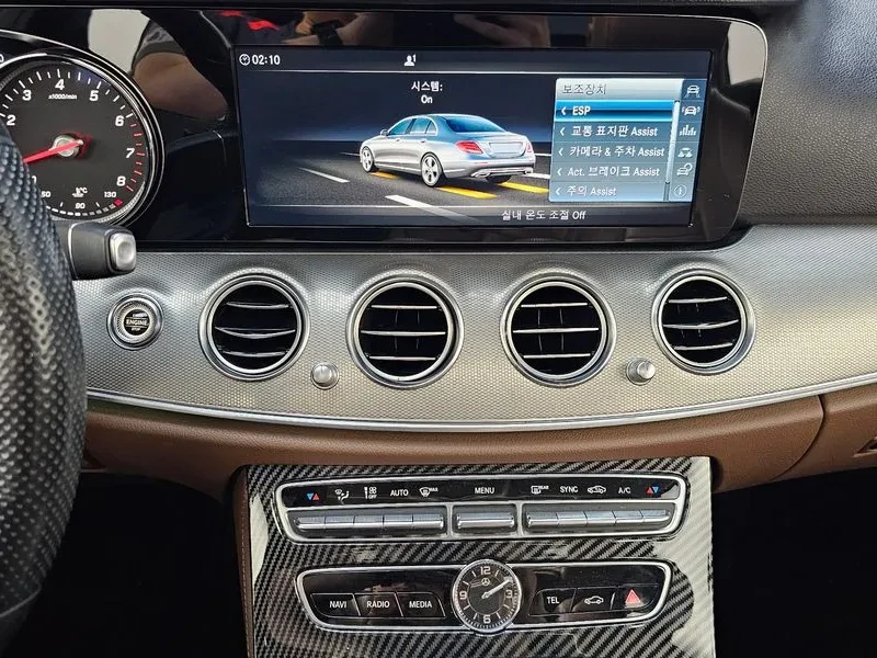 Mercedes-Benz E 200 Avantgarde, снимка 14 - Автомобили и джипове - 56018329