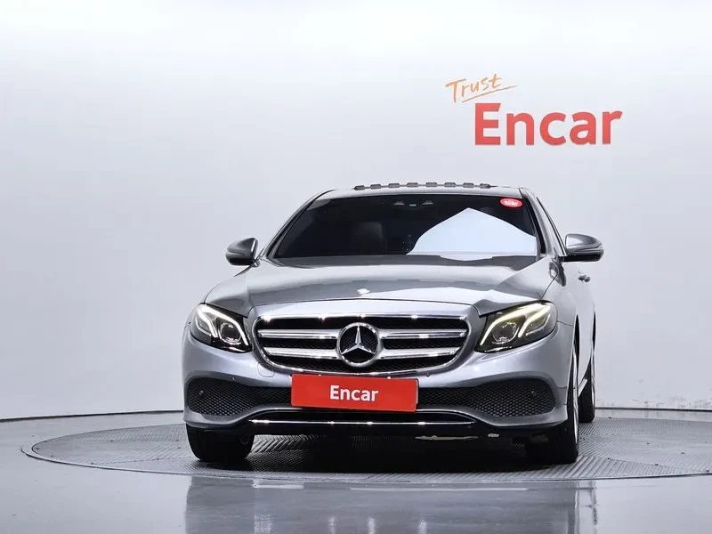 Mercedes-Benz E 200 Avantgarde, снимка 3 - Автомобили и джипове - 56018329