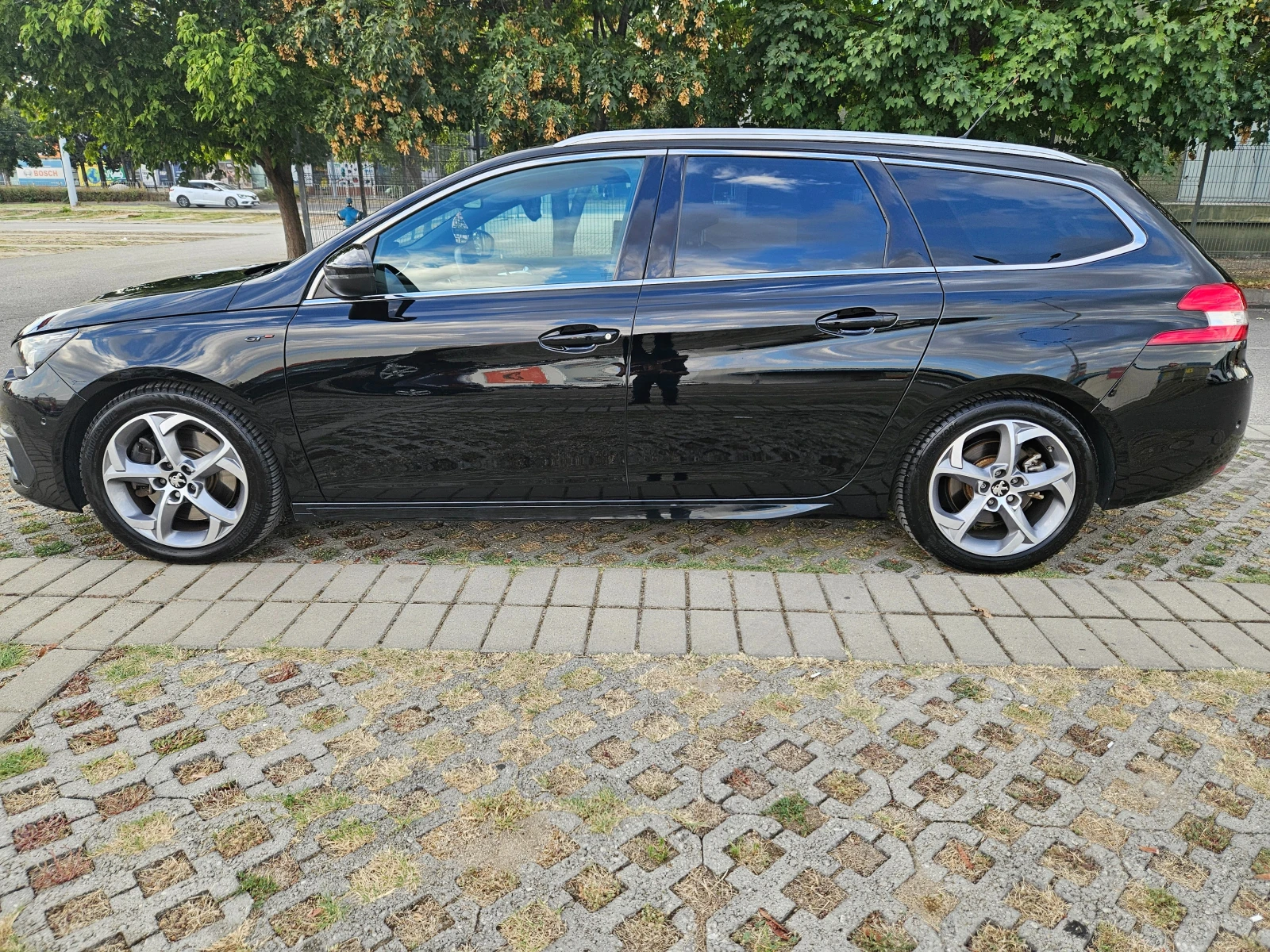 Peugeot 308 GT 180hp EAT8 - изображение 7