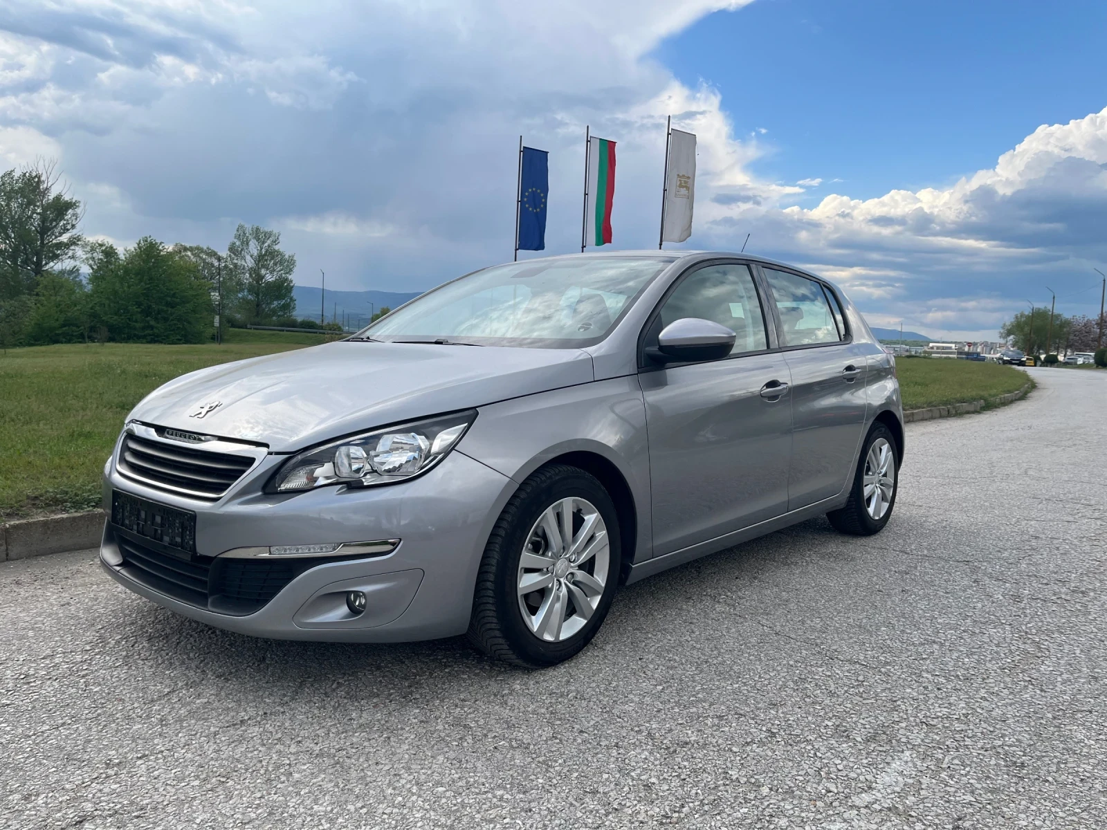 Peugeot 308 1.6 HDI - изображение 2
