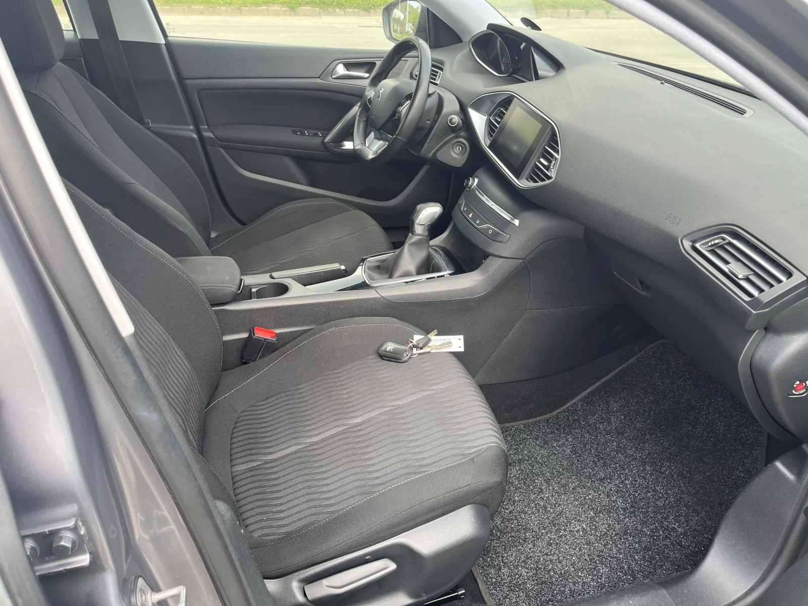 Peugeot 308 1.6 HDI - изображение 8