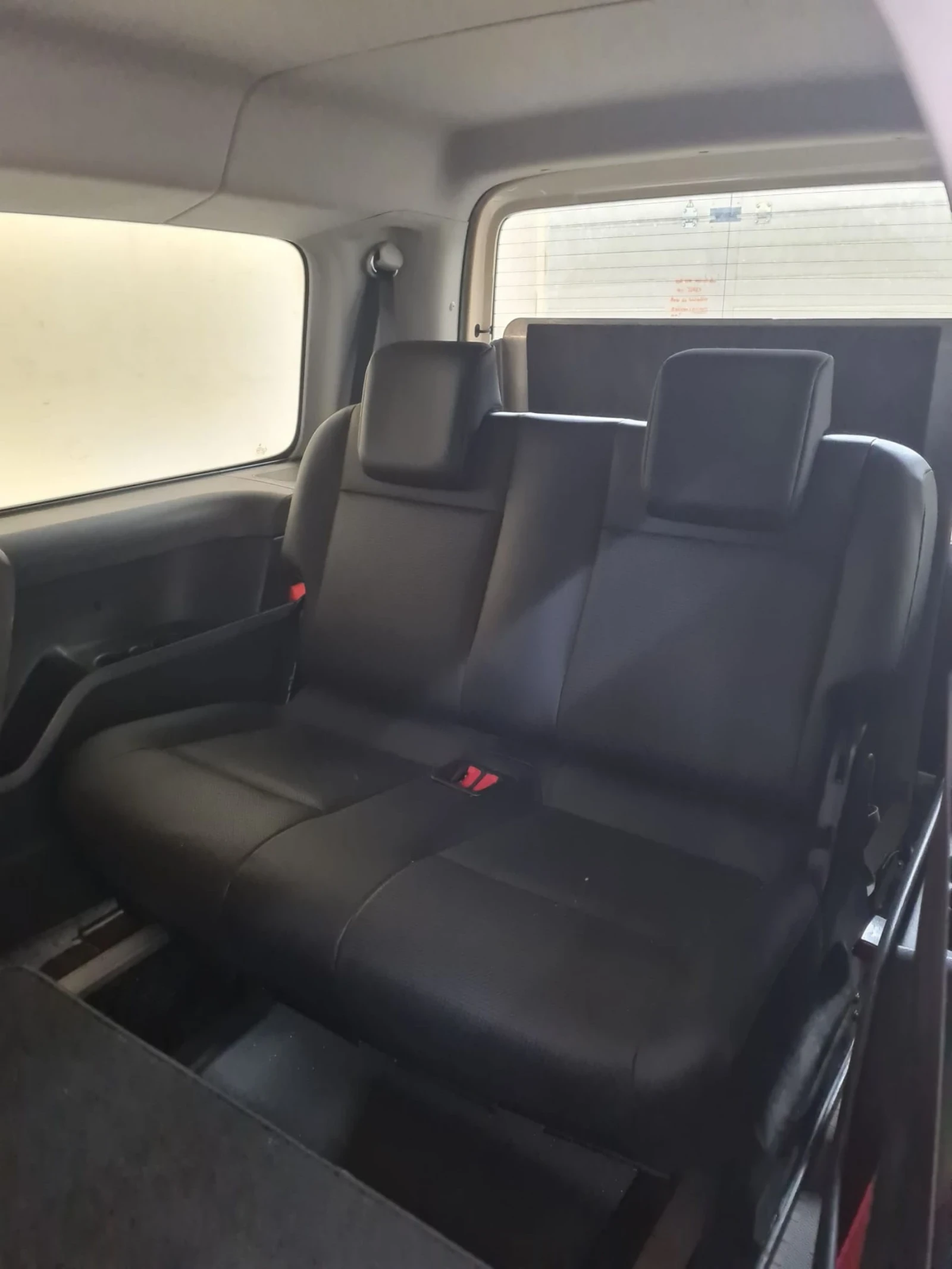 VW Caddy 2018г Автоматик инвалидна рампа - изображение 7