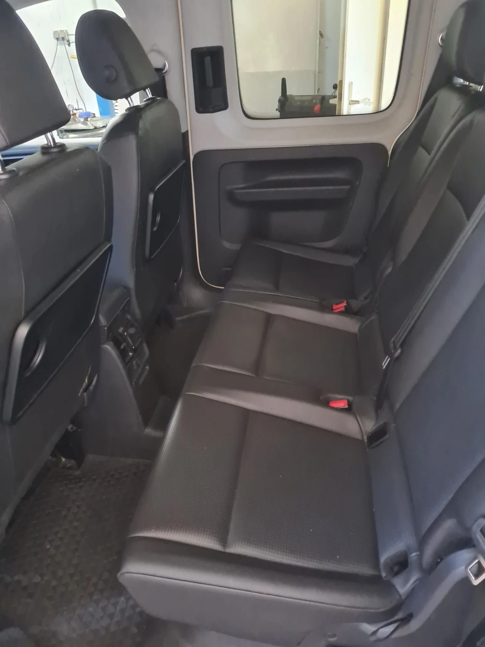 VW Caddy 2018г Автоматик инвалидна рампа - изображение 5