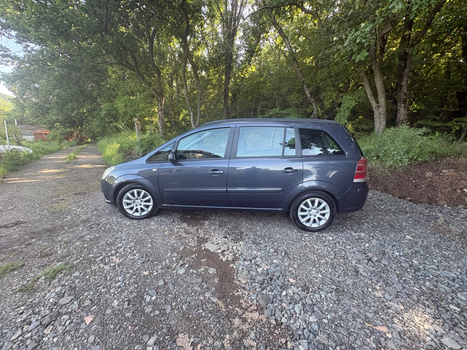 Opel Zafira, снимка 3 - Автомобили и джипове - 53606674