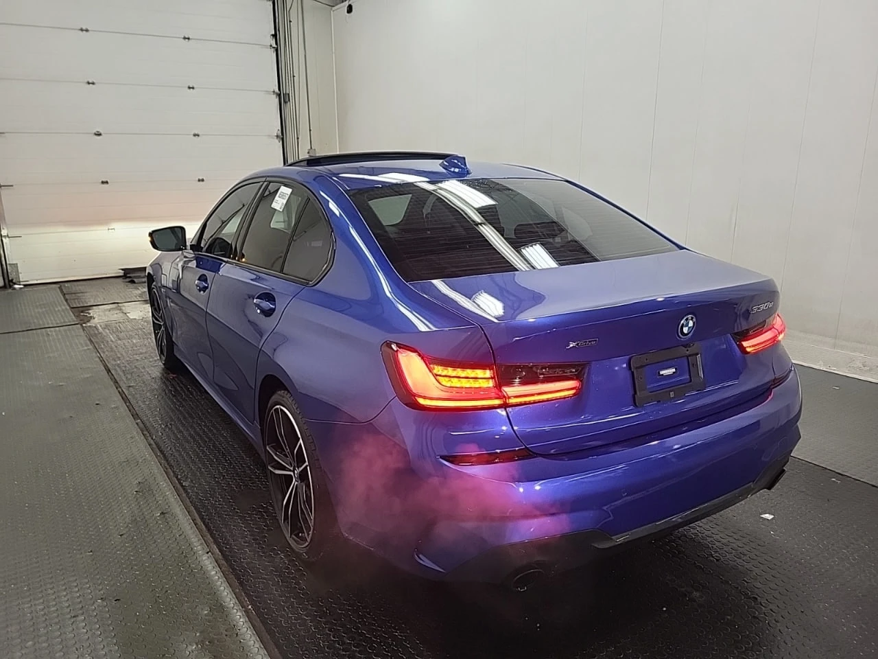 BMW 330 AWD * CARFAX * АвтоКредит * Цена до България*  - изображение 4